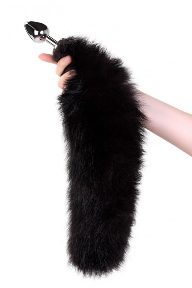 Большая серебристая металлическая анальная втулка с черным лисьим хвостом