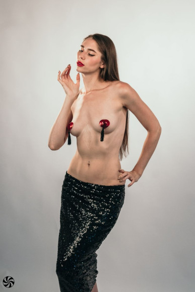 Красные пэстисы-сердечки Gipsy с черными кисточками Красные пэстисы-сердечки Gipsy с черными кисточками