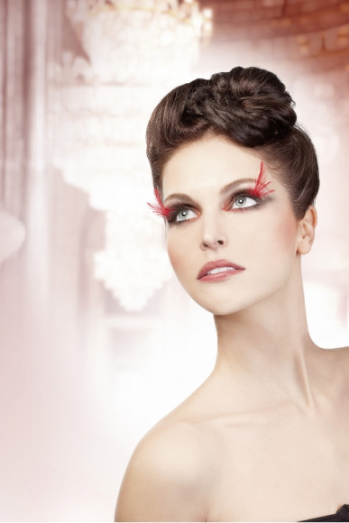 Ресницы чёрные-красные  перья