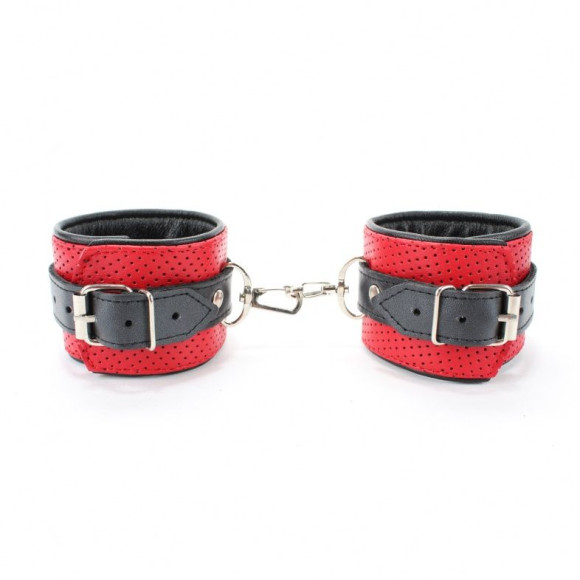 Красно-черная фиксация из перфорированной кожи Красно-черная фиксация из перфорированной кожи