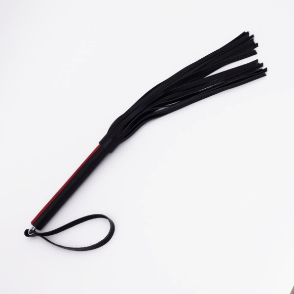 Черно-красный кожаный флоггер - 50 см.