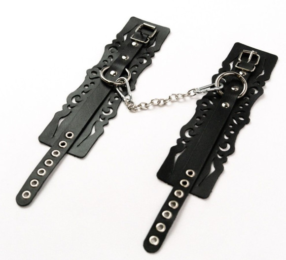 Узорчатые кожаные оковы с регулируемыми ремешками Узорчатые кожаные оковы с регулируемыми ремешками