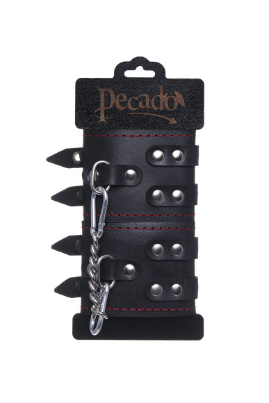 Черные кожаные наручники с двумя ремнями и контрастной строчкой