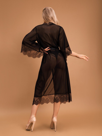 Элегантный пеньюар с отделкой кружевом Элегантный пеньюар с отделкой кружевом