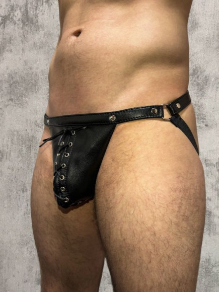 Кожаные мужские трусы-джоки со шнуровкой Кожаные мужские трусы-джоки со шнуровкой