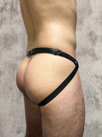 Кожаные мужские трусы-джоки со шнуровкой Кожаные мужские трусы-джоки со шнуровкой