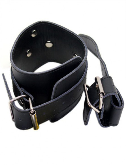 Черная манжета с фиксацией больших пальцев