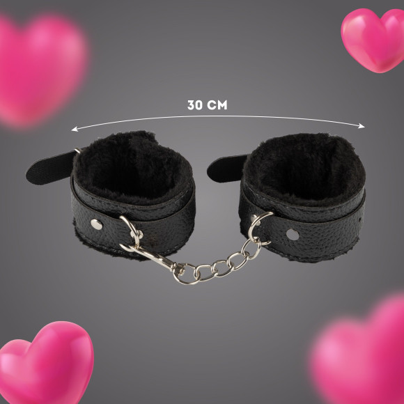 Черные наручники из эко-кожи с мехом Черные наручники из эко-кожи с мехом