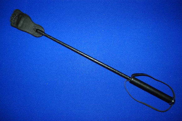 Чёрный стек с наконечником-ступней - 55 см.