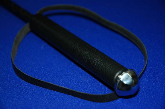 Чёрный стек с наконечником-ступней - 55 см.